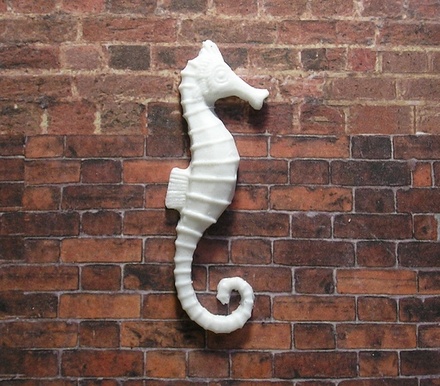 Пластикові прикраси "Морський коник" від E.В.A., 6х2см