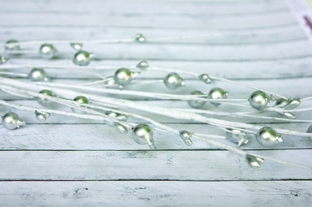 Веточка с серебристыми ягодками, 38см