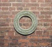 Гіпсова прикраса від E.B.А. - Кругла рамка, патинована, діаметр - 3,5см