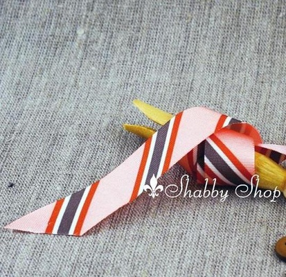 Стрічка American Crafts в рожево-коричневу діагональну смужку, ширина 22мм, 90 см