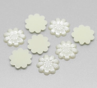 Квіточка, імітація перлинок, 13мм, колір молочний, 10 шт.