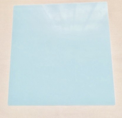 Аркуш прозорого пластику, товщина 1м, розмір: 30x30см, кути злегка заокруглені, 1 шт.