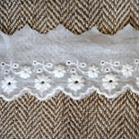 Мереживо шиття, колір білий натуральний, 100% бавовна, ширина 5см, довжина 45см