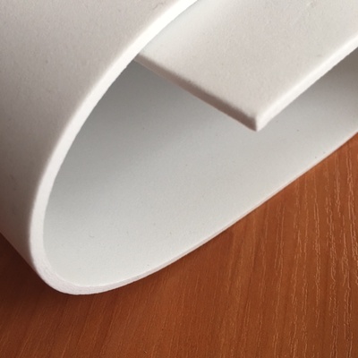 Лист вспененной резины от Darice, цвет белый, 30х45 см, толщина 3 мм