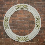 Гіпсова кругла рамочка, біла з золотими візерунками від E.В.А., 7.2см