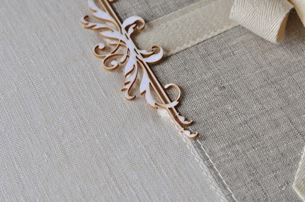 Альбом от Светланы Ковтун в класс. переплете с ткан. покрытием, лен комбинир.вертик. молочный и св.-серый с завязками, 30х30 см, 5 разворотов, расст. 7 мм (ОАС30300507LMSKVZ