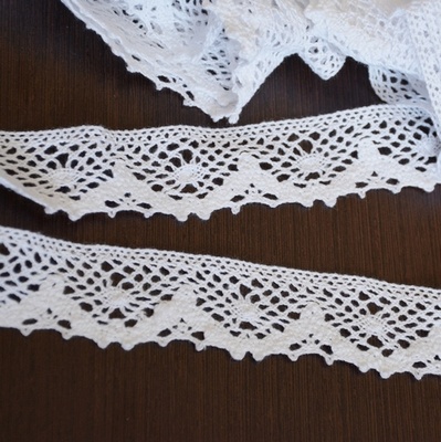 Мереживо бавовняне, в’язане, колір білий, ширина 3 см, довжина 90 см