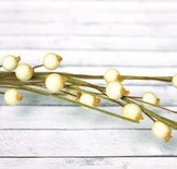 Веточка с ягодками, белая, 39 см