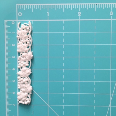 Пластикова прикраса Віньєтка з виноградом від E.В.A., 7х1,2cм