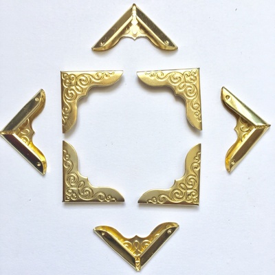 Набір металевих кутиків, колір золото, 30x30x4мм, 4 шт.