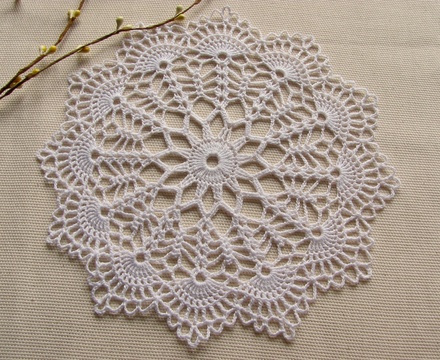 Уютный декор от LESHCHENKO- Вязаная круглая  ажурная салфетка "Norma" , 21,5см, 1шт