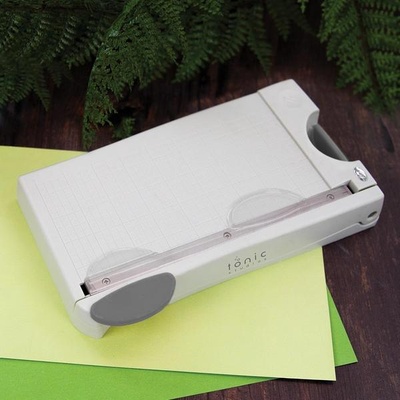 Сабельний (гільйотинний) різак Tonic Studios Guillotine Trimmer 8.5