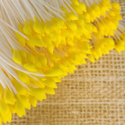 Тайские тычинки с каплевидными головками, цвет ярко-желтый, 46-52 шт.