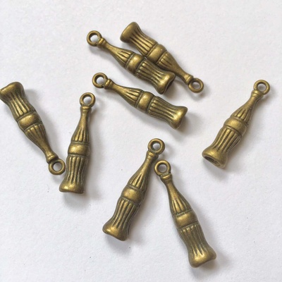 Металлическое украшение "Бутылочка Coca-Cola", 20х5 мм, 1 шт.