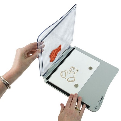 Платформа для штампинга Tonic Studios - Tim Holtz - Travel Stamp Platform, 15х15 см