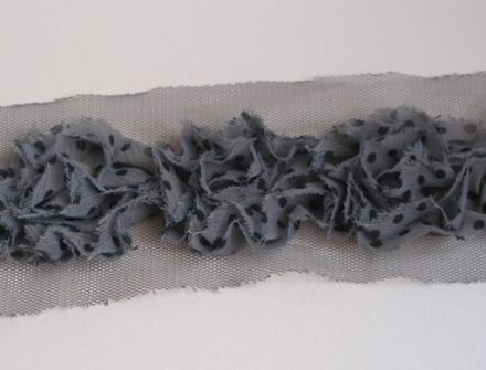 Стрічка сіра з трояндами в горошок, ширина 4 - 6см, довжина 30 см