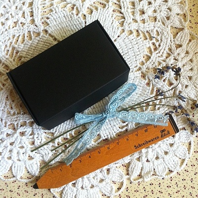 Коробка пакувальна, чорний картон, 9,3*5,7*3 см, 1 шт.