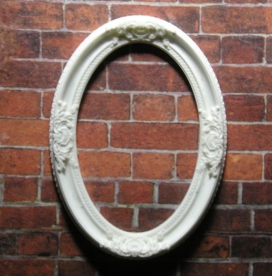 Пластикова овальна міні-рамочка від E.В.A., 5x3.6 см