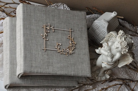 Альбом от Светланы Ковтун в классическом переплете с тканевым покрытием, лен серый, 20х20 см, 5 разворотов, расст. 7 мм