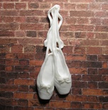 Пластикова прикраса "Пуанти" від E.В.A., 30x77 мм