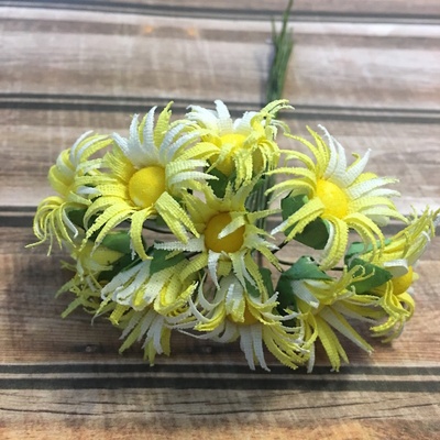 Хризантеми, біло-жовті, діаметр 20-25мм, стебел 10 см, 10 шт.