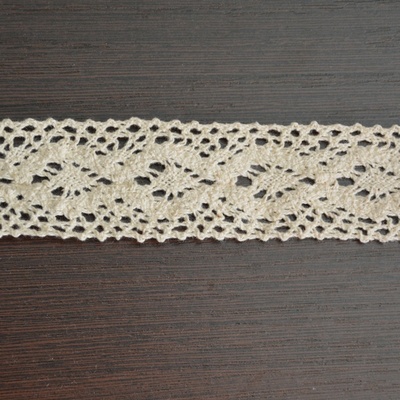 Мереживо бавовняне, в’язане, колір бежевий, ширина 5см, довжина 90 см