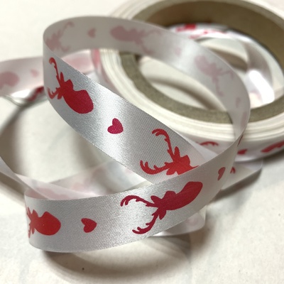 Новорічна стрічка біла з червоними оленями, ширина 15мм, 90 см