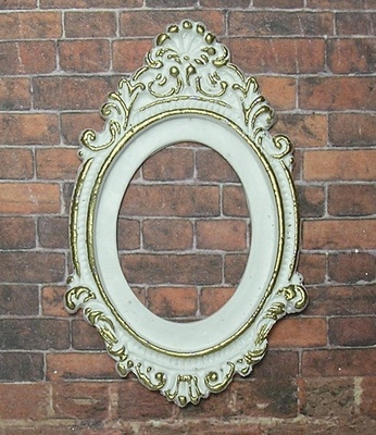 Гіпсова маленька рамка, біла з золотом, від E.В.A., 6,5x4 см, 1 шт.