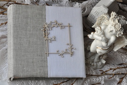 Альбом от Светланы Ковтун в класс. переплете с ткан. покрытием, лен комбинир. верт. серый-белый, 20х20 см, 5 разворотов, расст. 7 мм