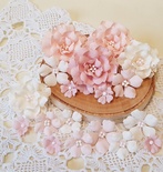 Набір квітів з тканини, карамельно-молочний, 18 шт., 1,5 см - 4,5 см