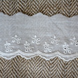 Мереживо шиття, колір білий натуральний, 100% бавовна, ширина 7 см, довжина 45см