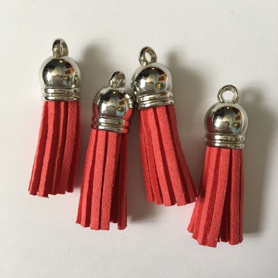 Подвеска - Кисточка из замши с серебристым наконечником, 35х10 мм, цвет коралловый