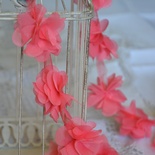 Стрічка з квітами із шифону, колір коралово-рожевий, 6 квіток