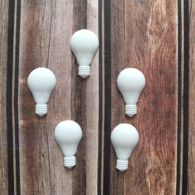 Пластиковое украшение Лампочки белые, 5 шт от Е.В.A, 1,2х2см