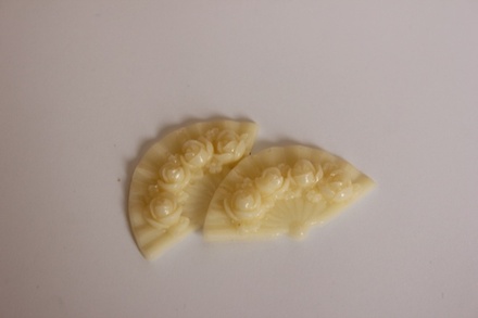 Кабашон від ScrapBerryʼs "Віяло", колір кремовий, 1 шт.