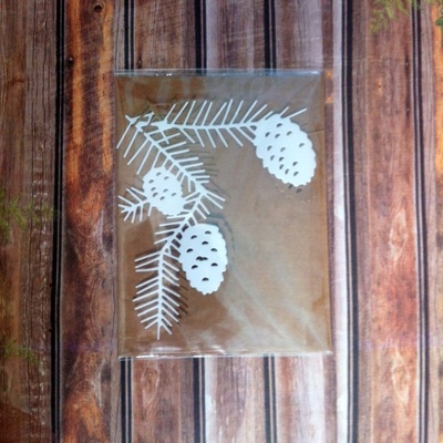 Набор высечек из белого и крафт-картона - Сосновая веточка с шишками, 2 шт.