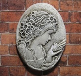 Гіпсова камея від E.В.А. - "Принцеса з голубом" з патинуванням, 3.5х2.6 см