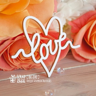Чипборд Scrapbox — Напис Love у сердечці Hi-341