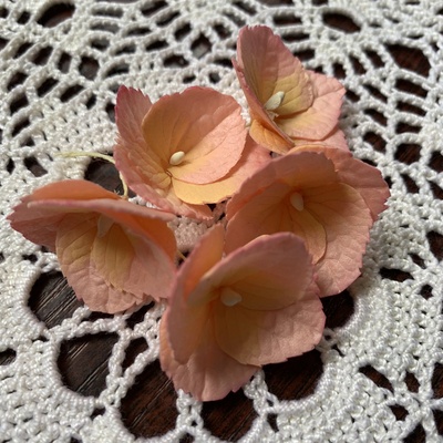 Гортензії з фоамірану з пелюстками з зубчастим краєм, діаметром 35 мм, колір персиковий, 5шт.