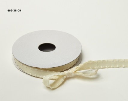 Сатинова стрічка з вузловою кромкою - слонова кістка, ширина - 10 мм, довжина 90 см
