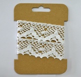 Мереживна стрічка бавовняна від ScrapBerryʼs, біла. Розміри: 2,5см х 2м