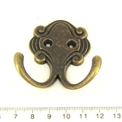 Гачок металевий, подвійний, 55х40мм, 1 деталь