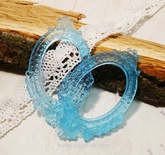 Прозора рамка зі смоли №2 (блакитна) від Евгенія Курдібановська TМ. Рамка прозора, блакитна. Розміри: 4,5см 7 см.