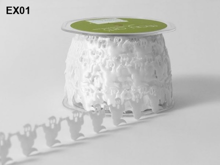 Стрічка від May Arts - білі привиди, довжина 90 см