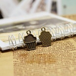 Металлическое украшение "Кекс", 16х11 мм, 1 шт.