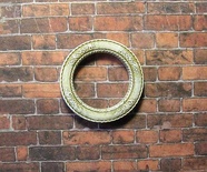 Гіпсова прикраса від E.В.A. - Кругла рамка, патенована, з орнаментом, діаметром - 3 см