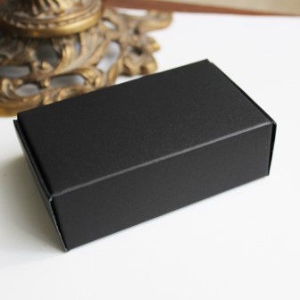 Коробка пакувальна, картон щільність 380 мг, 9, 4x5,7x3 см чорна, 1 шт.