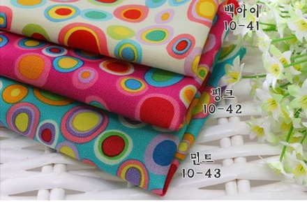 Бавовна Абстрактні кола, щільний (Корея) - білий 45x55см