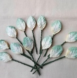 Листочки, колір білий з зеленим, розмір - 35мм, 10 шт.