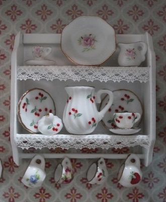 Полочка двойная с корзинками и баночками от Art of Mini